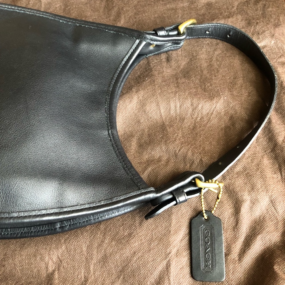 Coach - Picture 2 of 6